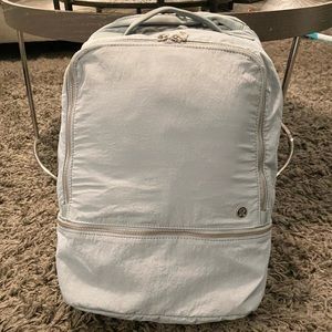 EUC Lululemon City Adventurer 17L- Blue Cast